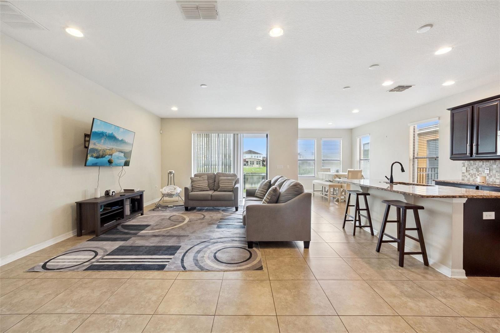 Image 4 of 35 For 1005 Fountain Coin Loop