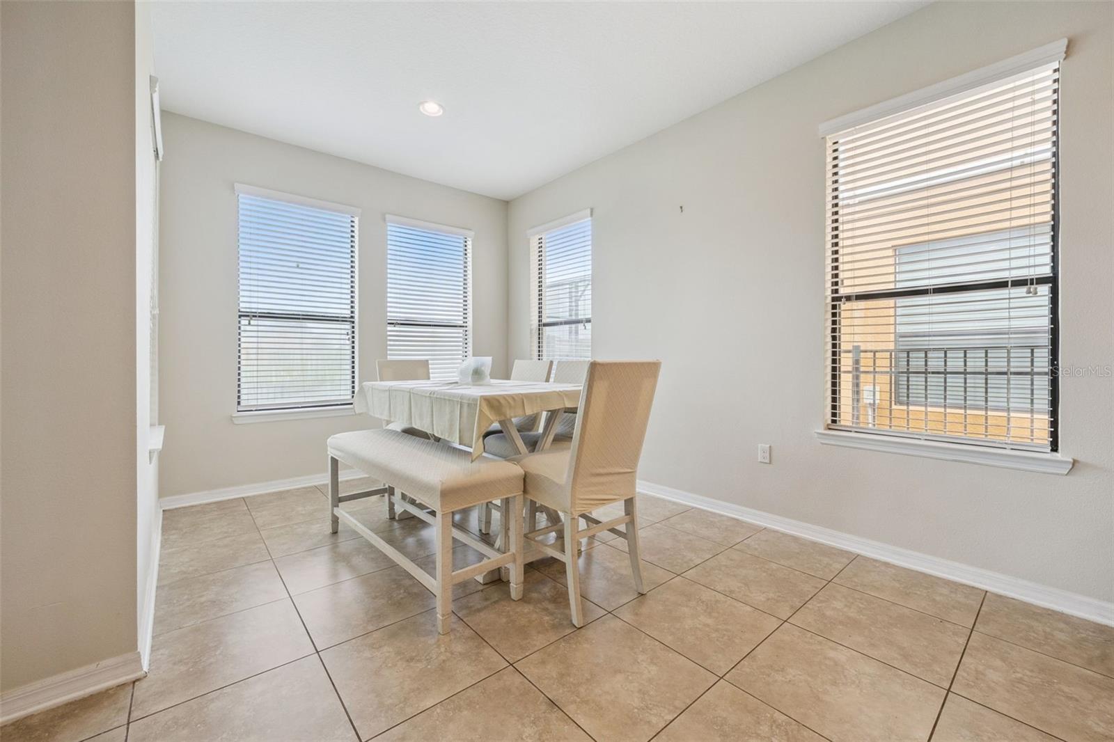 Image 9 of 35 For 1005 Fountain Coin Loop