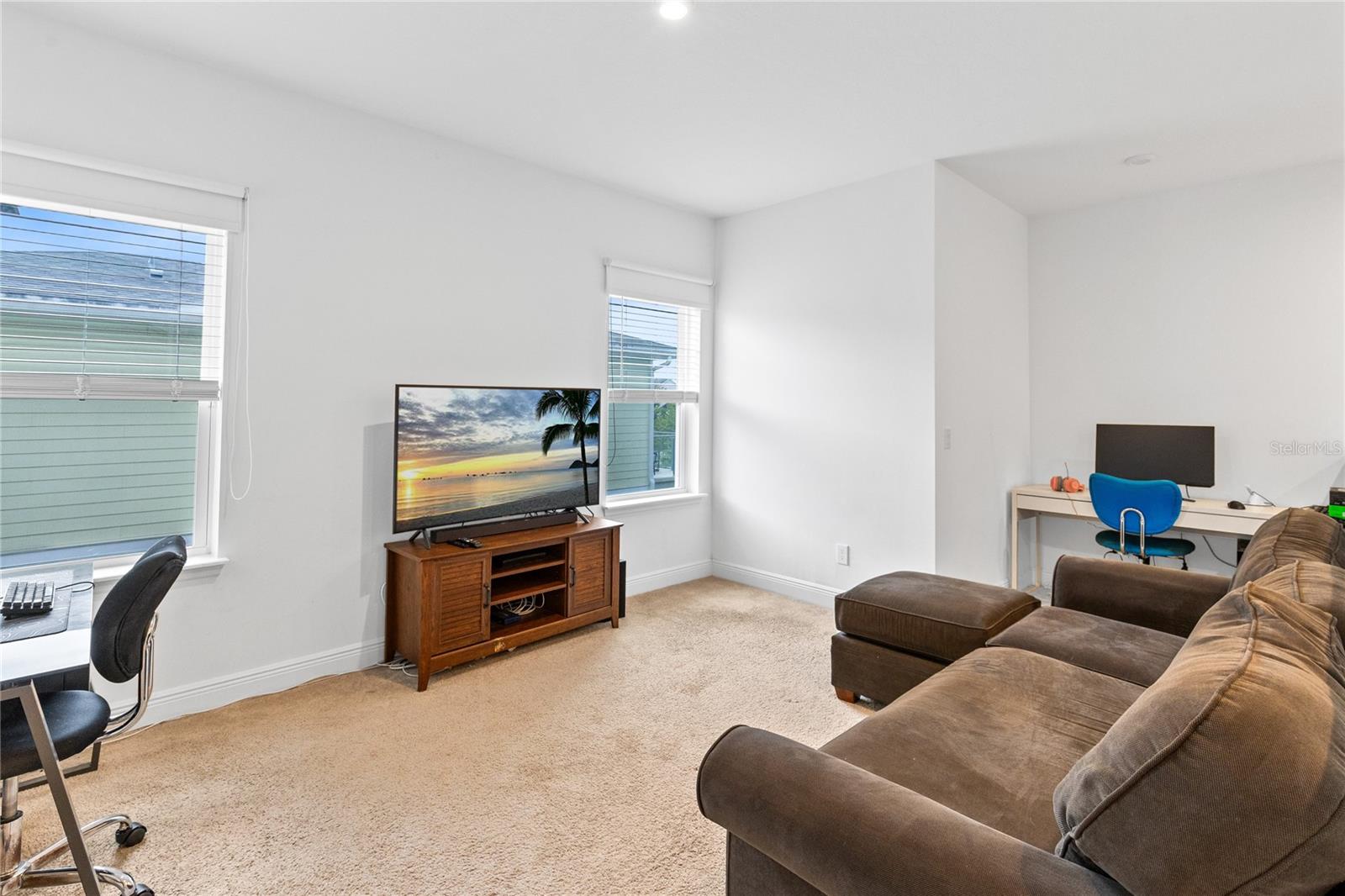 Image 18 of 39 For 13157 Salk Way