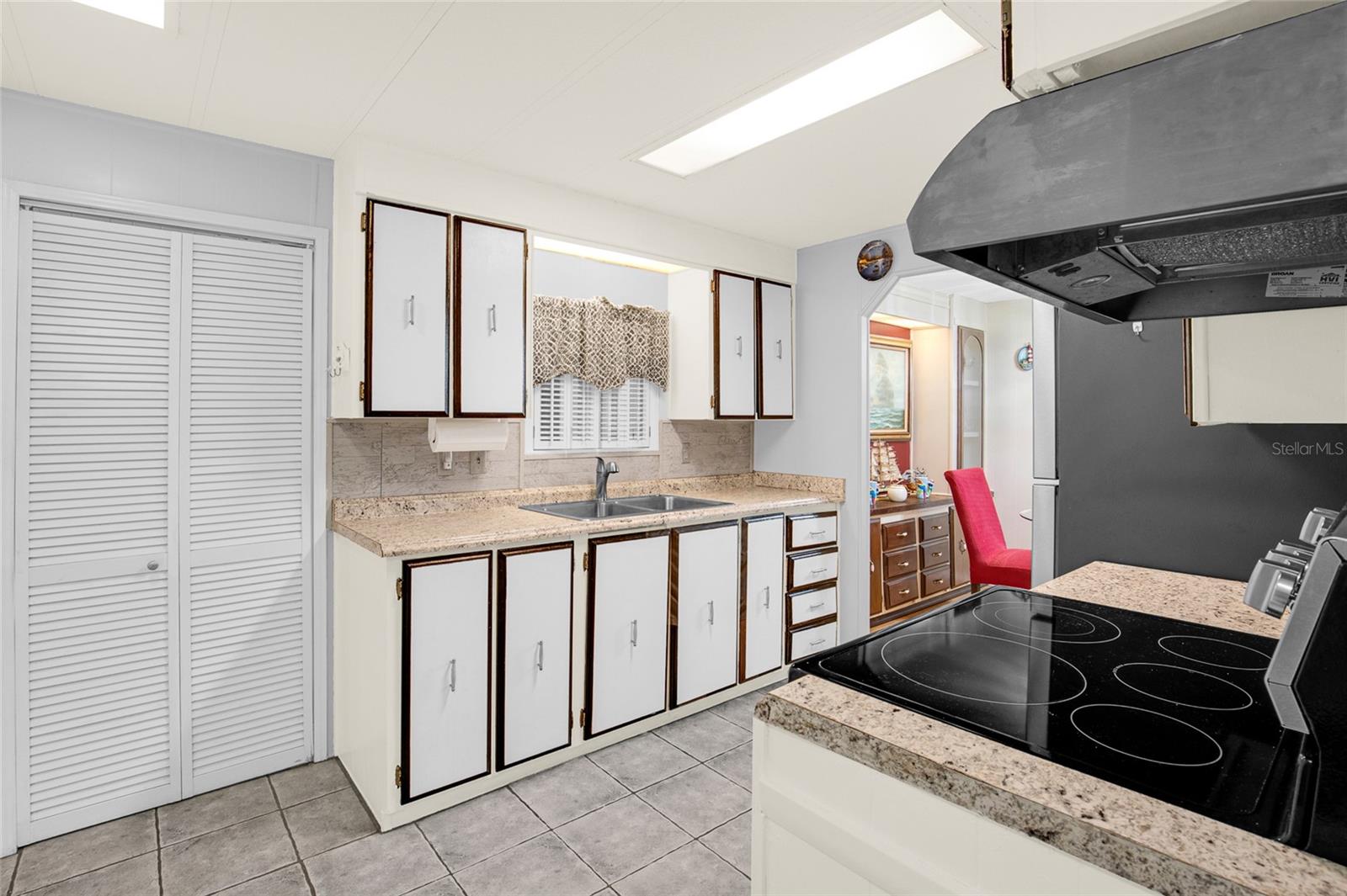 Image 17 of 32 For 2475 Karen Drive