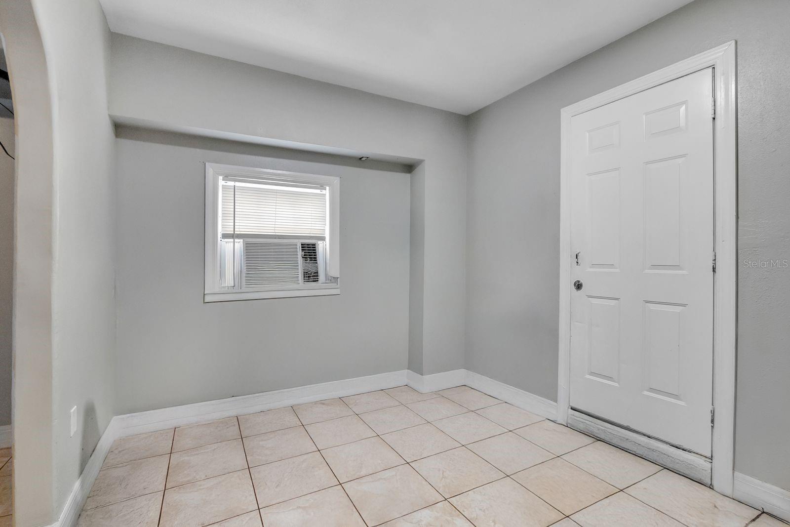 Image 14 of 22 For 233 Red Maple Drive