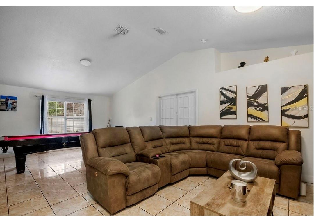 Image 3 of 22 For 233 Red Maple Drive