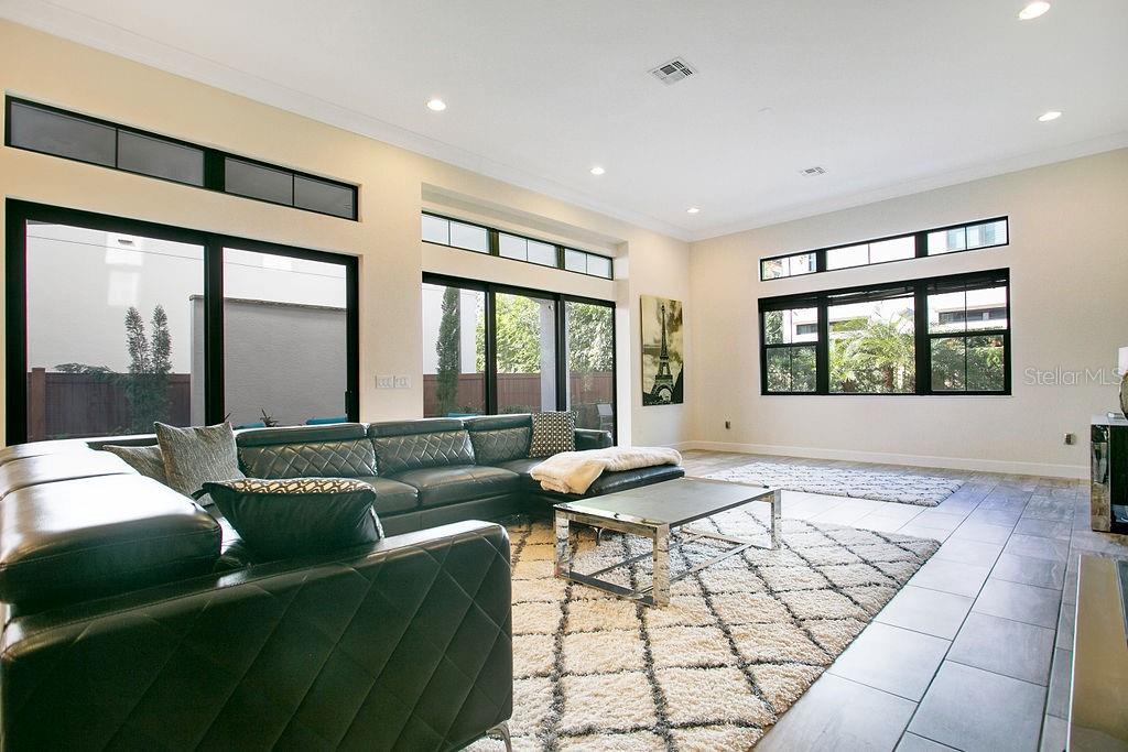 Image 17 of 40 For 8455 Via Vittoria Way