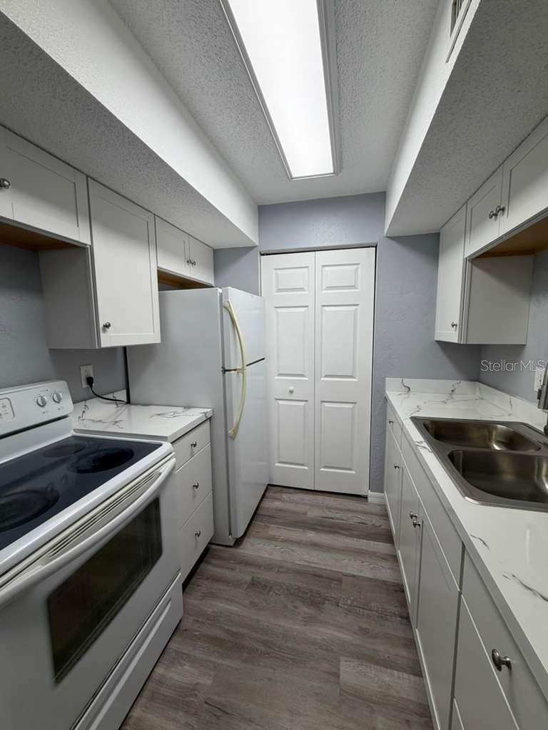 Image 6 of 17 For 3708 Idlebrook Circle 212