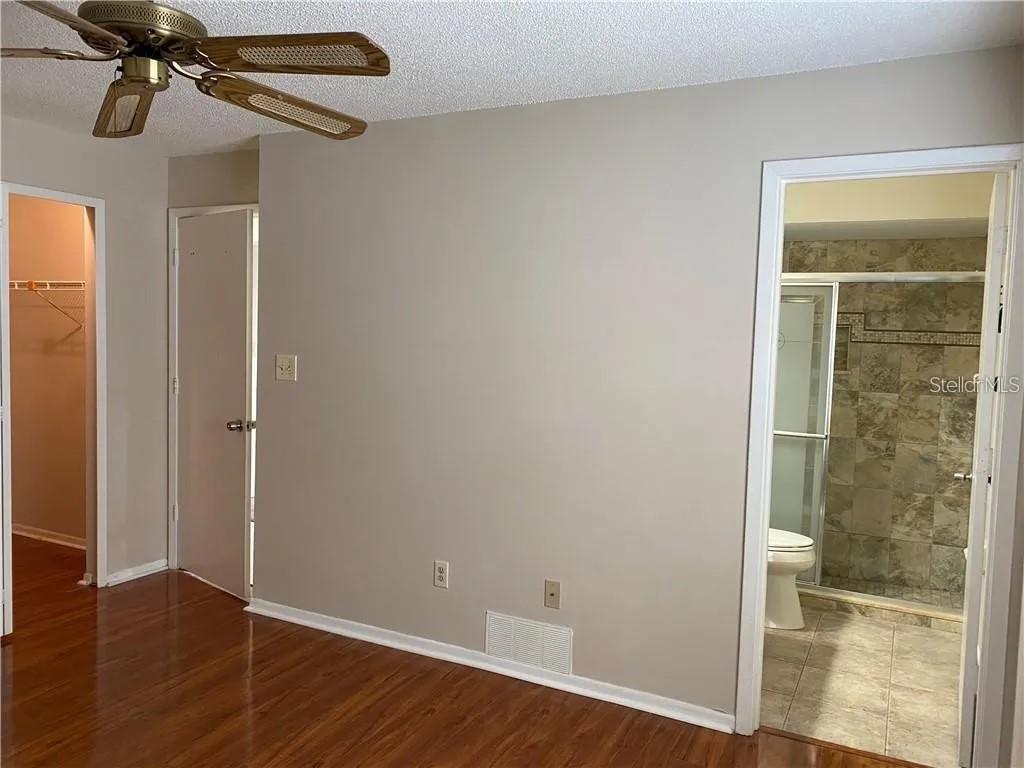 Image 10 of 22 For 8960 Valencia Gardens Drive