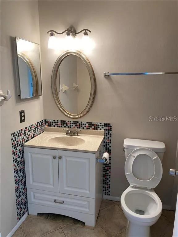 Image 15 of 22 For 8960 Valencia Gardens Drive