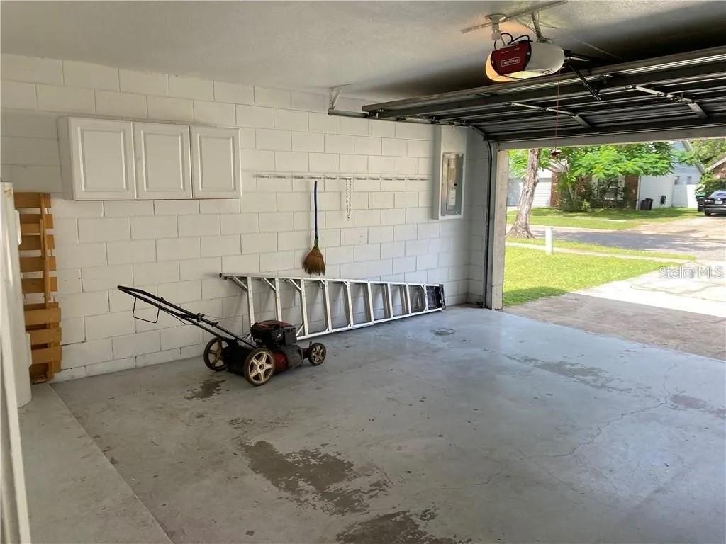 Image 18 of 22 For 8960 Valencia Gardens Drive