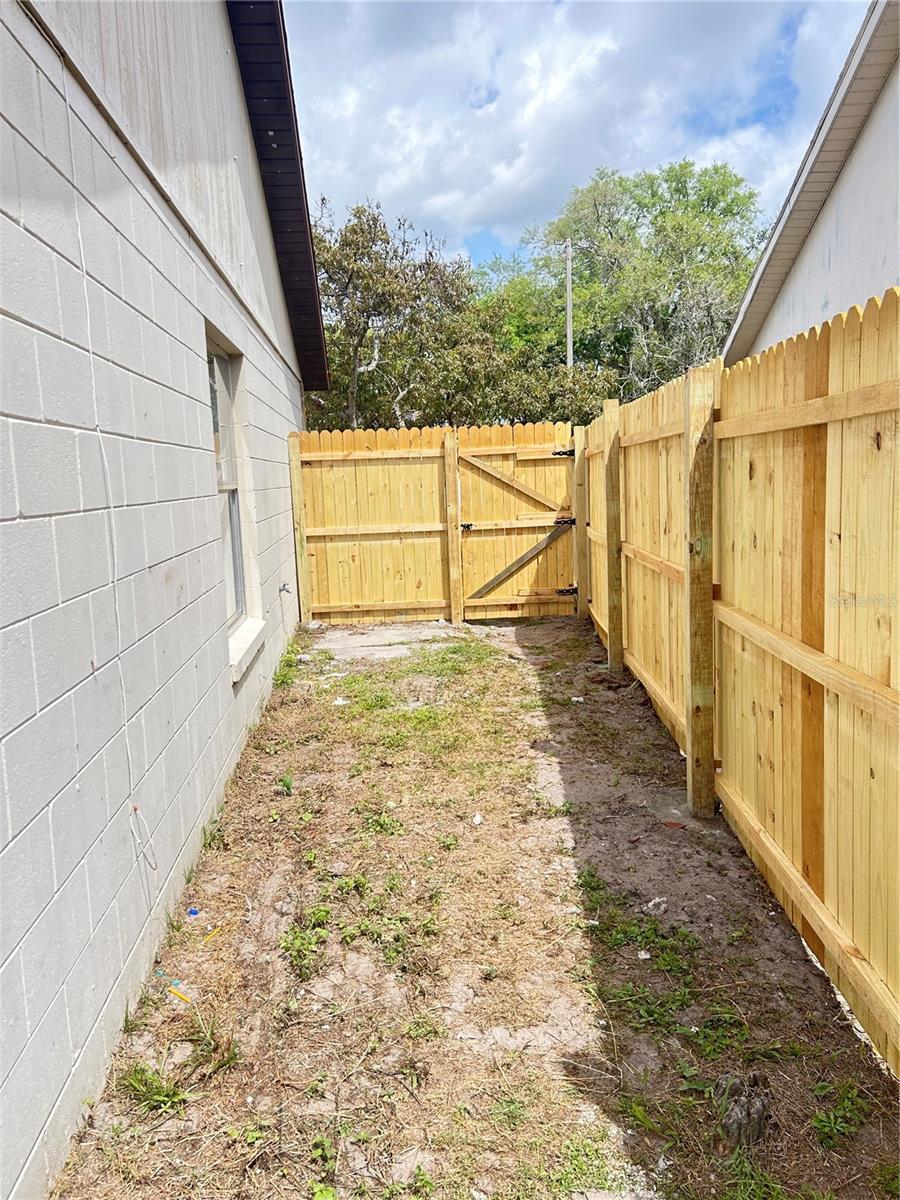 Image 20 of 22 For 8960 Valencia Gardens Drive