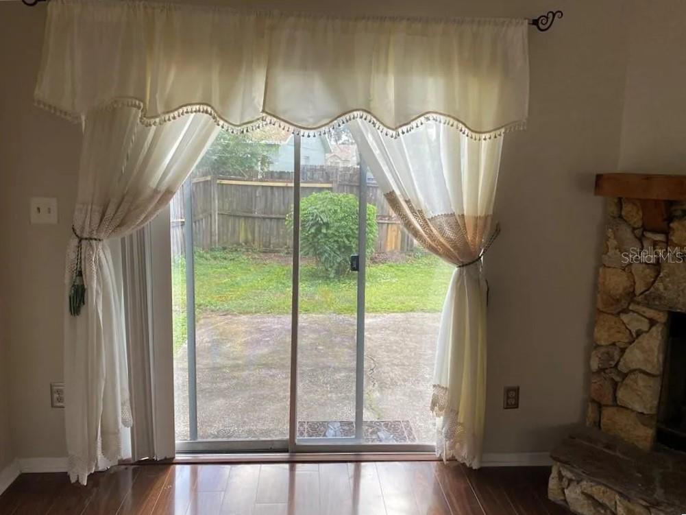 Image 7 of 22 For 8960 Valencia Gardens Drive