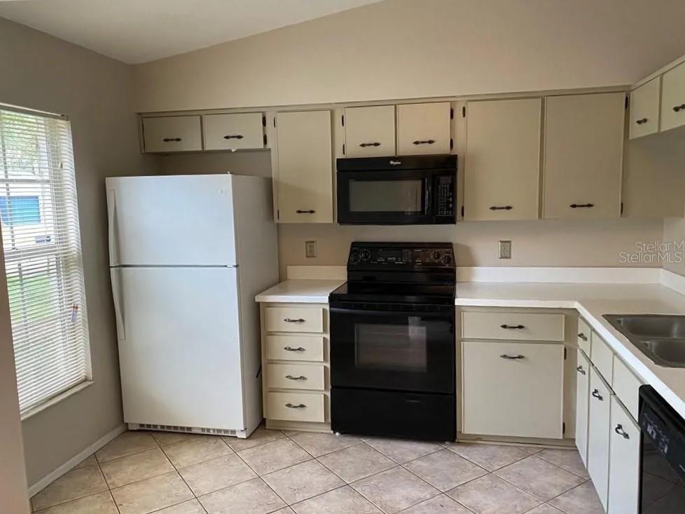 Image 9 of 22 For 8960 Valencia Gardens Drive