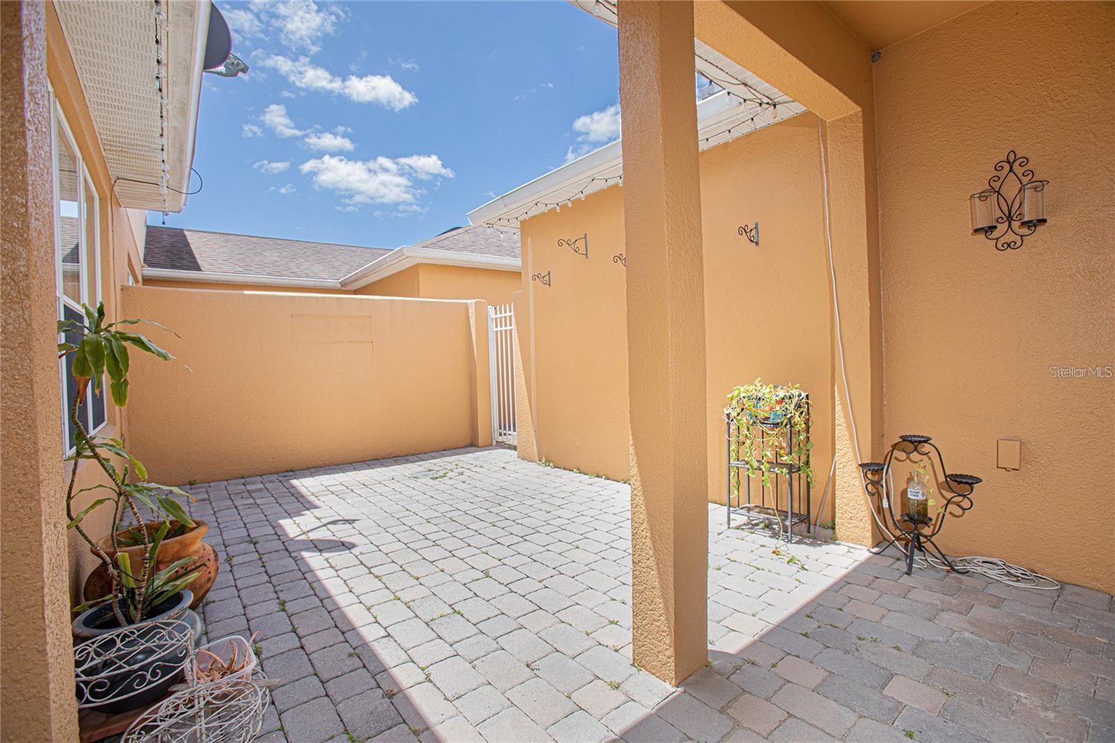 Image 15 of 27 For 10934 Savannah Landing Circle