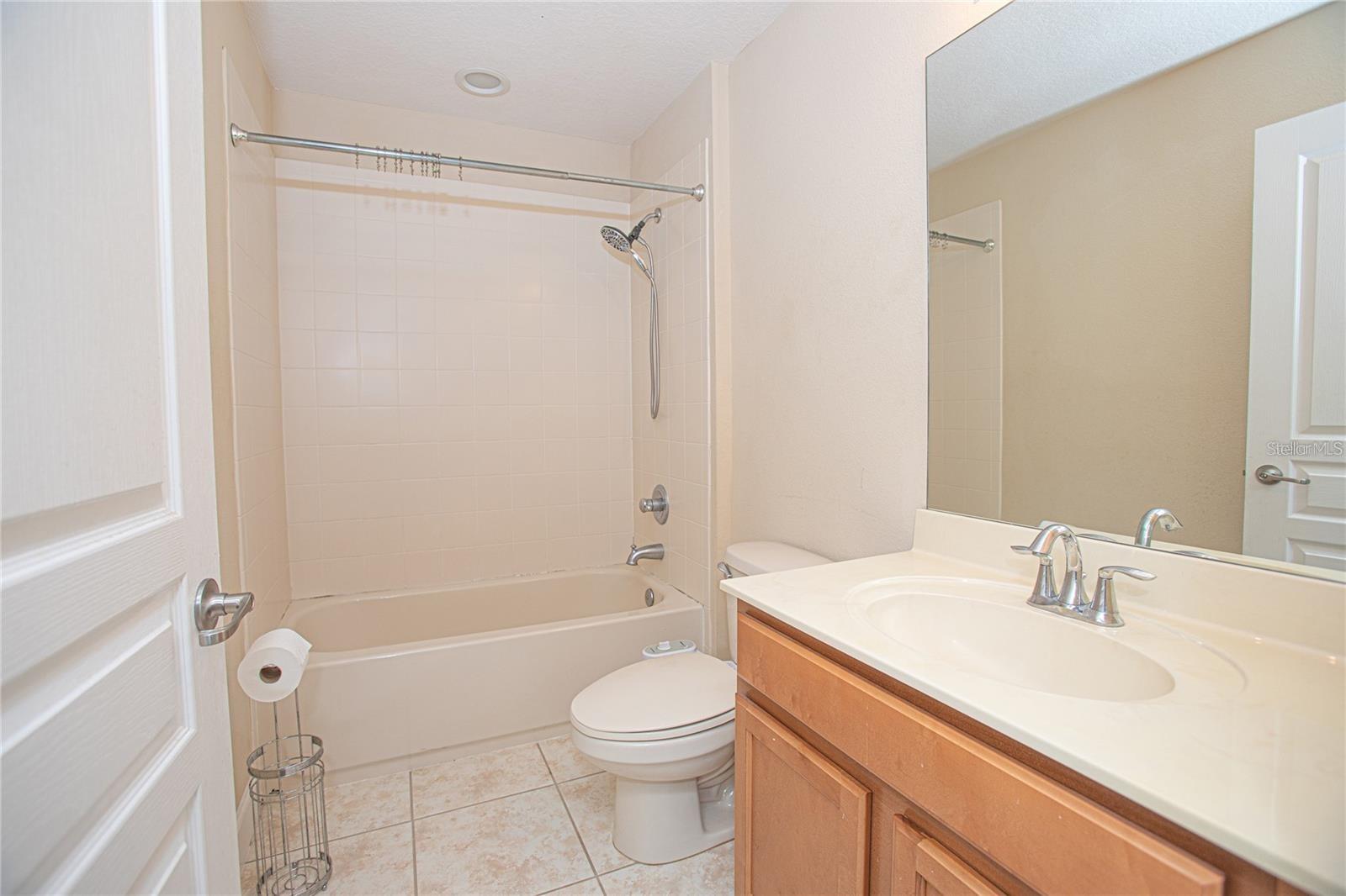 Image 18 of 27 For 10934 Savannah Landing Circle