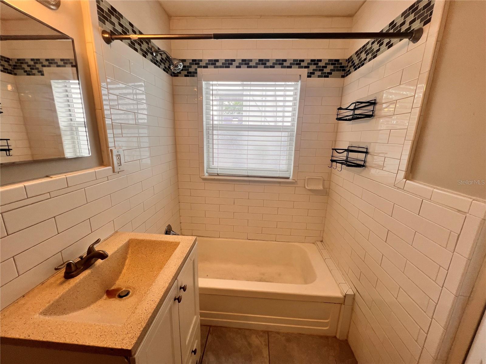 Image 9 of 12 For 1227 Minnesota Street