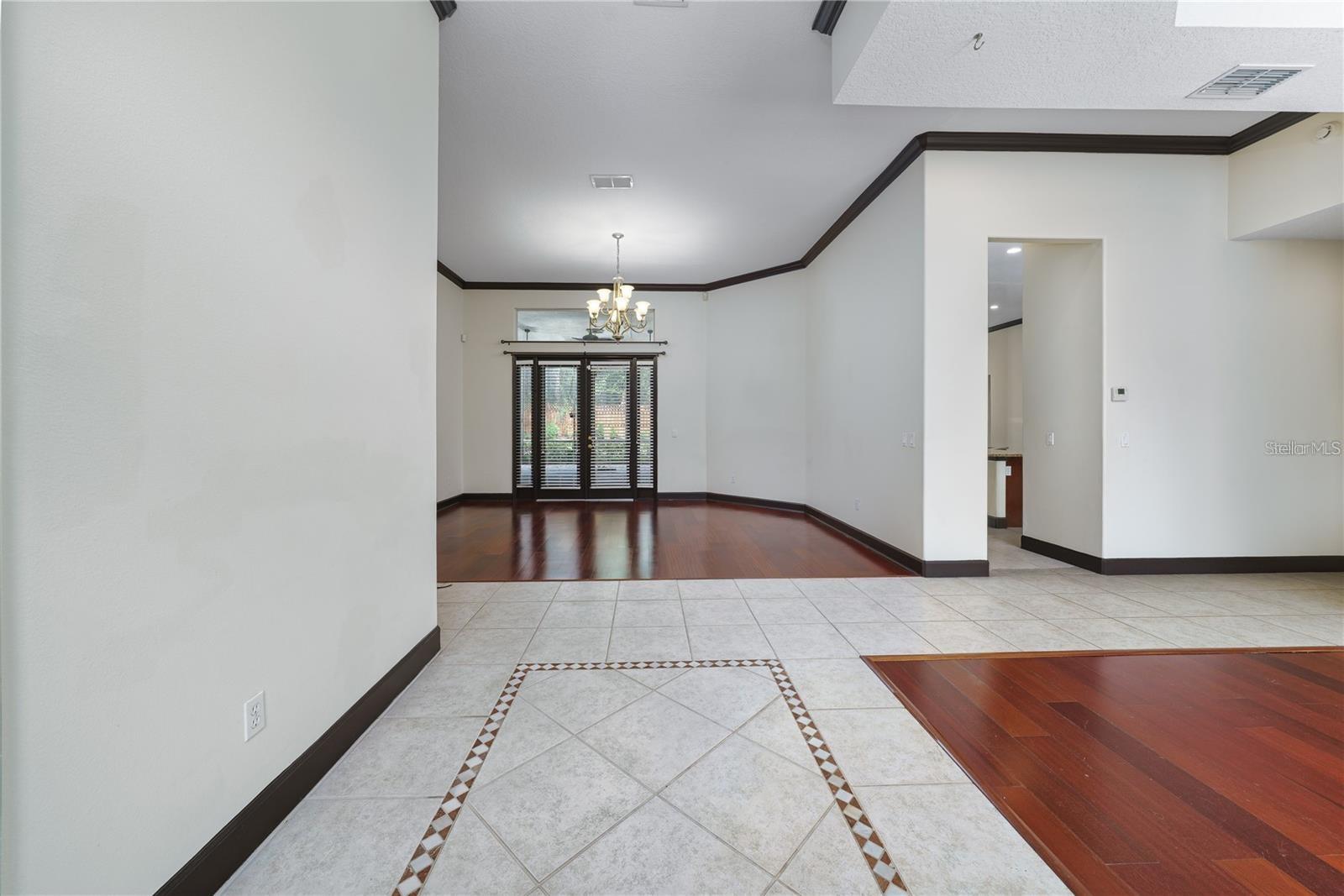 Image 11 of 46 For 140 Seville Chase Drive