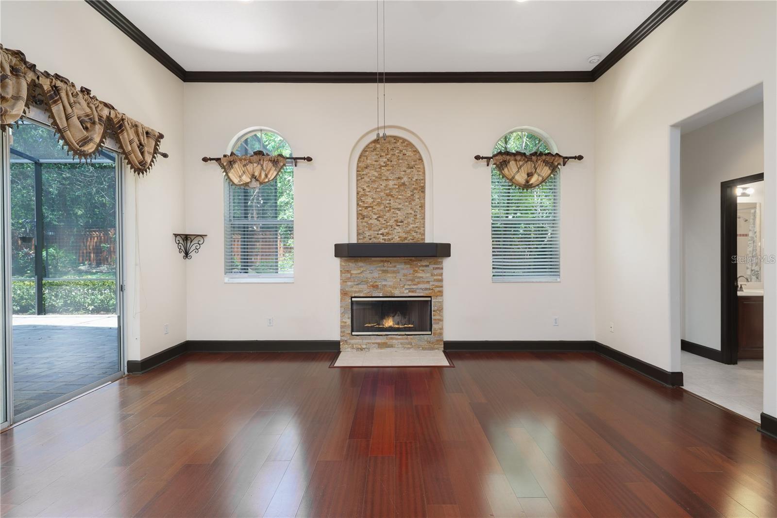 Image 14 of 46 For 140 Seville Chase Drive