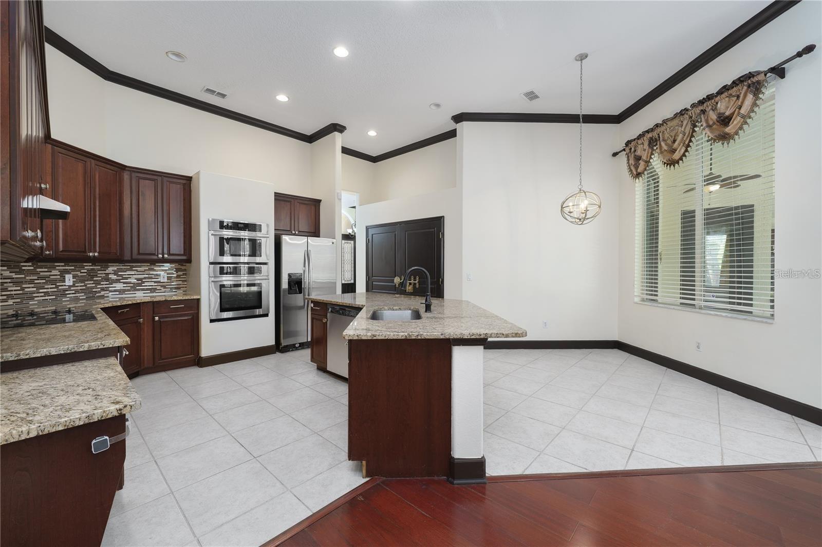 Image 19 of 46 For 140 Seville Chase Drive