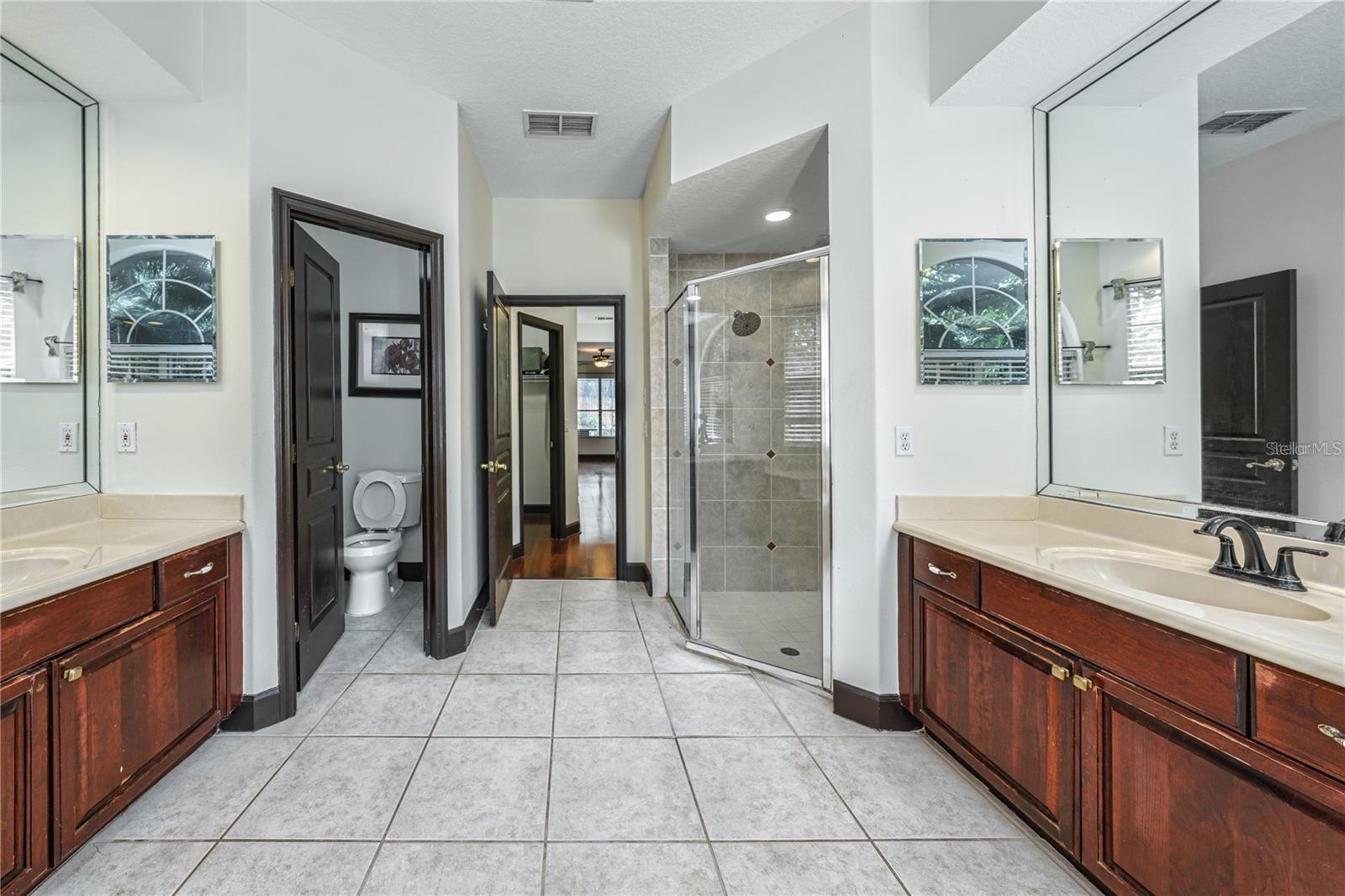 Image 22 of 46 For 140 Seville Chase Drive