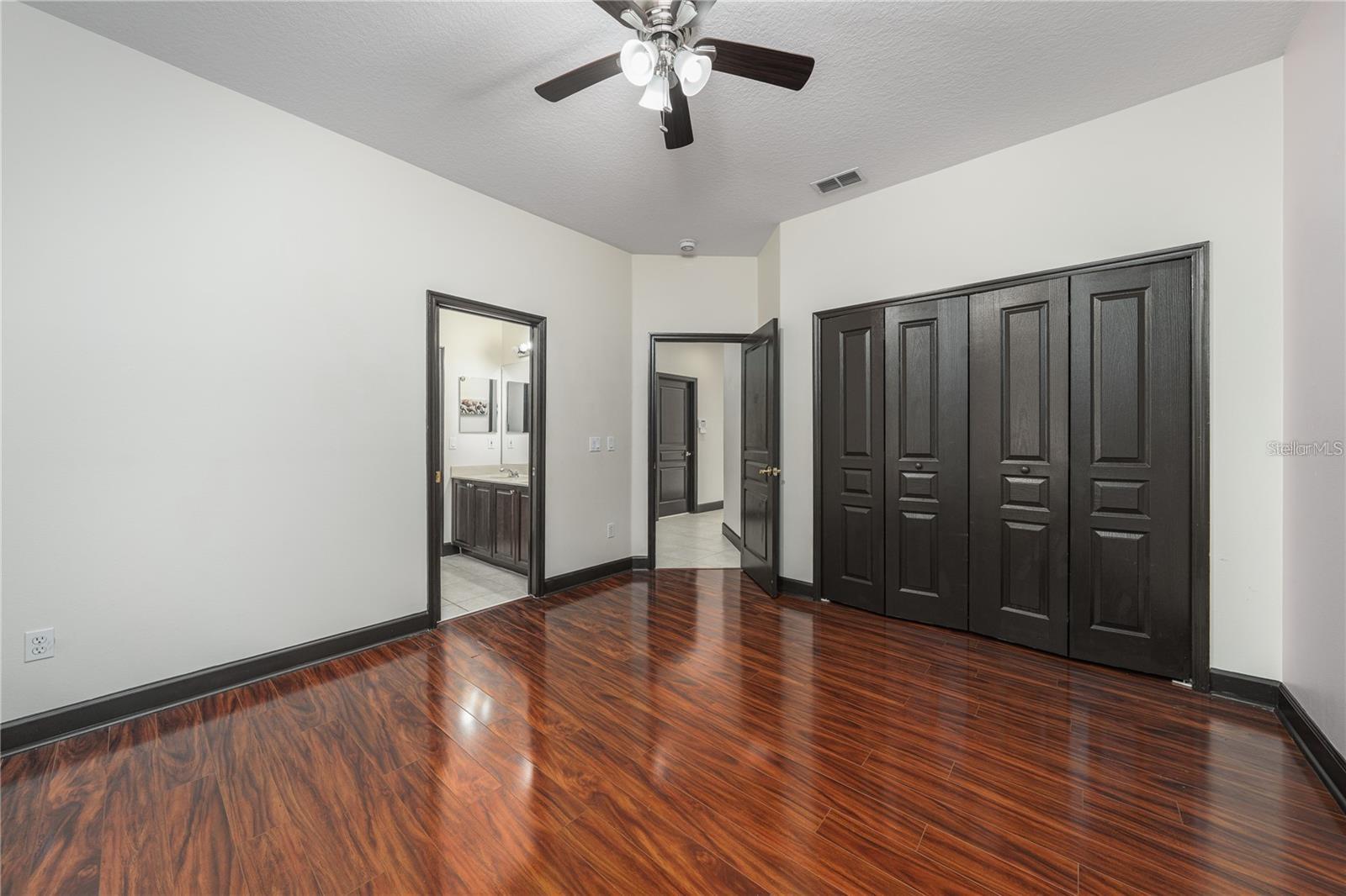 Image 35 of 46 For 140 Seville Chase Drive