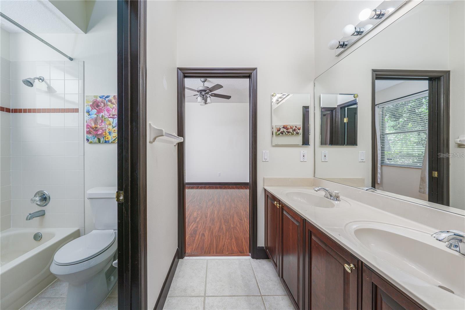 Image 36 of 46 For 140 Seville Chase Drive