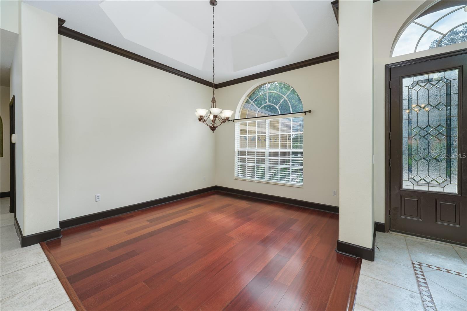 Image 9 of 46 For 140 Seville Chase Drive