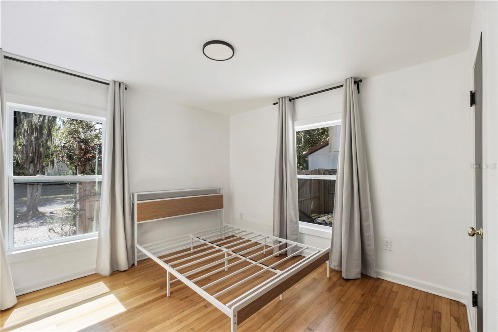 Image 13 of 22 For 1655 Sunnyside Drive