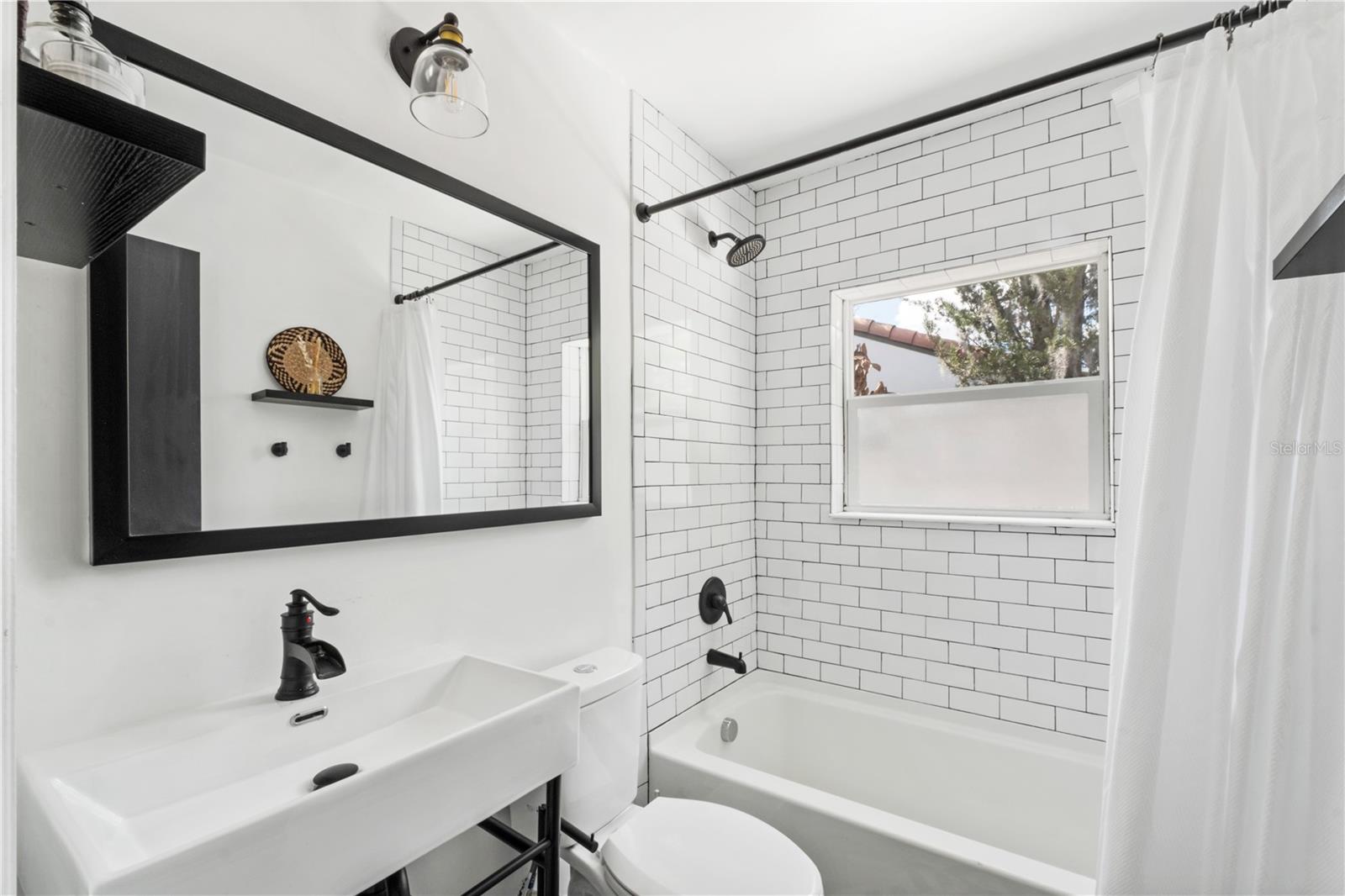 Image 14 of 22 For 1655 Sunnyside Drive