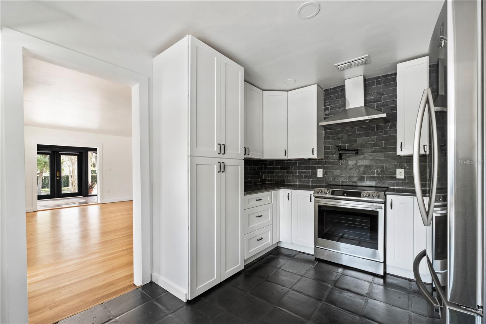 Image 6 of 22 For 1655 Sunnyside Drive