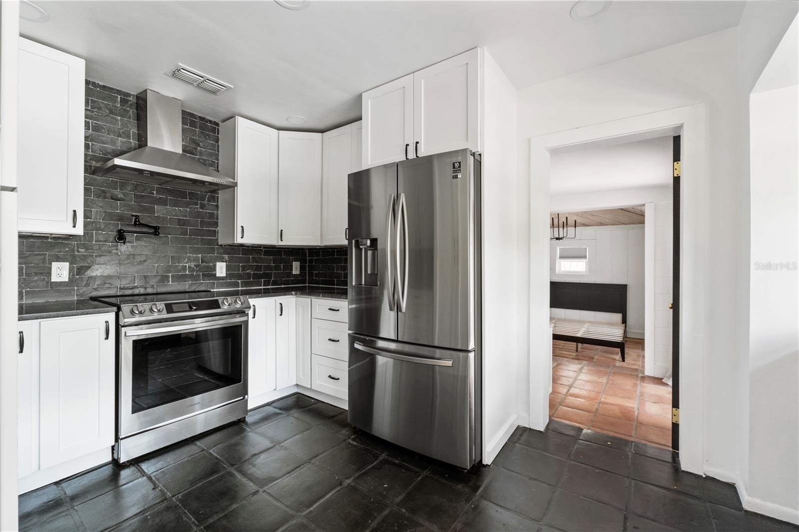 Image 7 of 22 For 1655 Sunnyside Drive