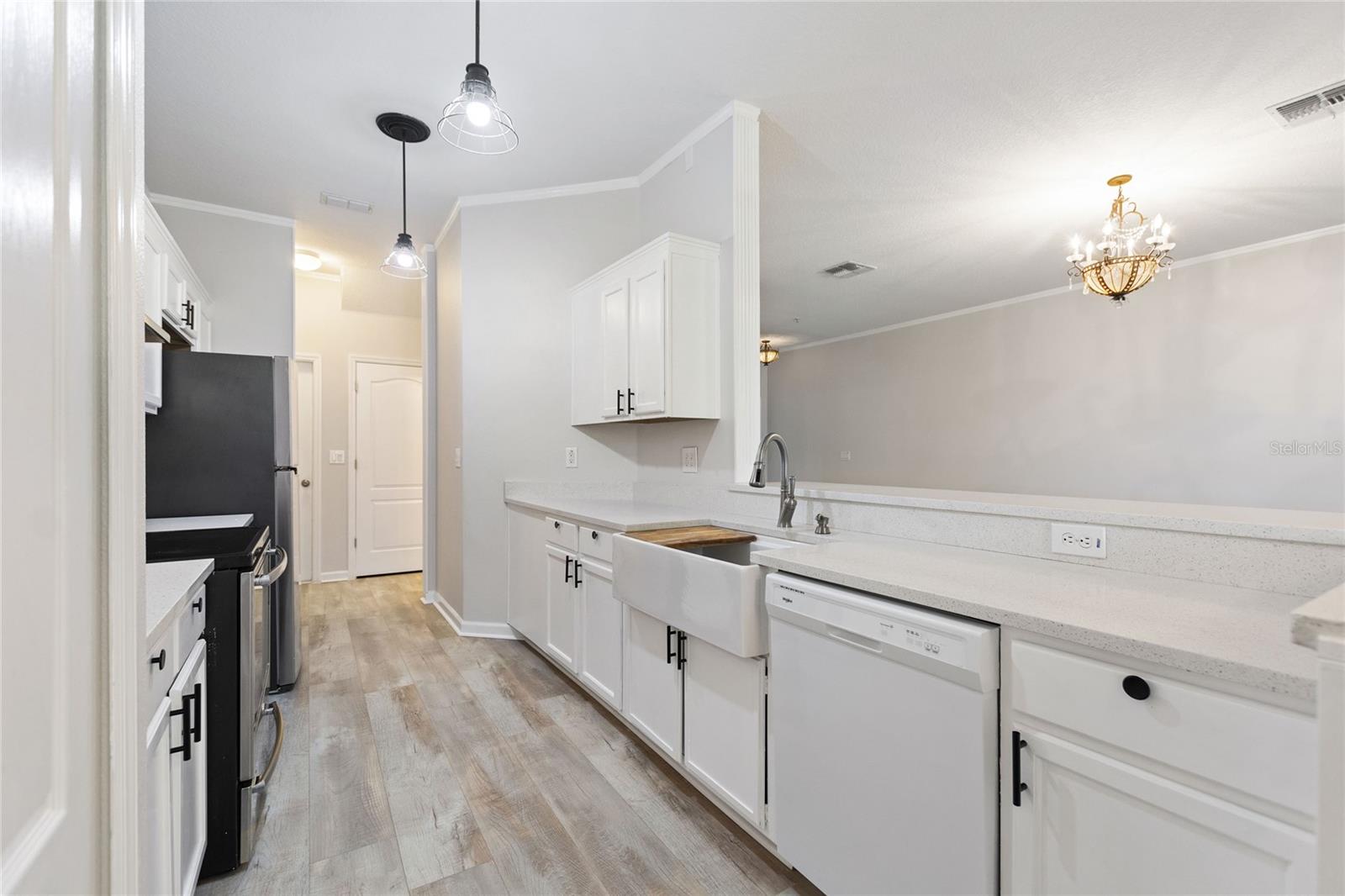 Image 18 of 48 For 1220 Priory Circle