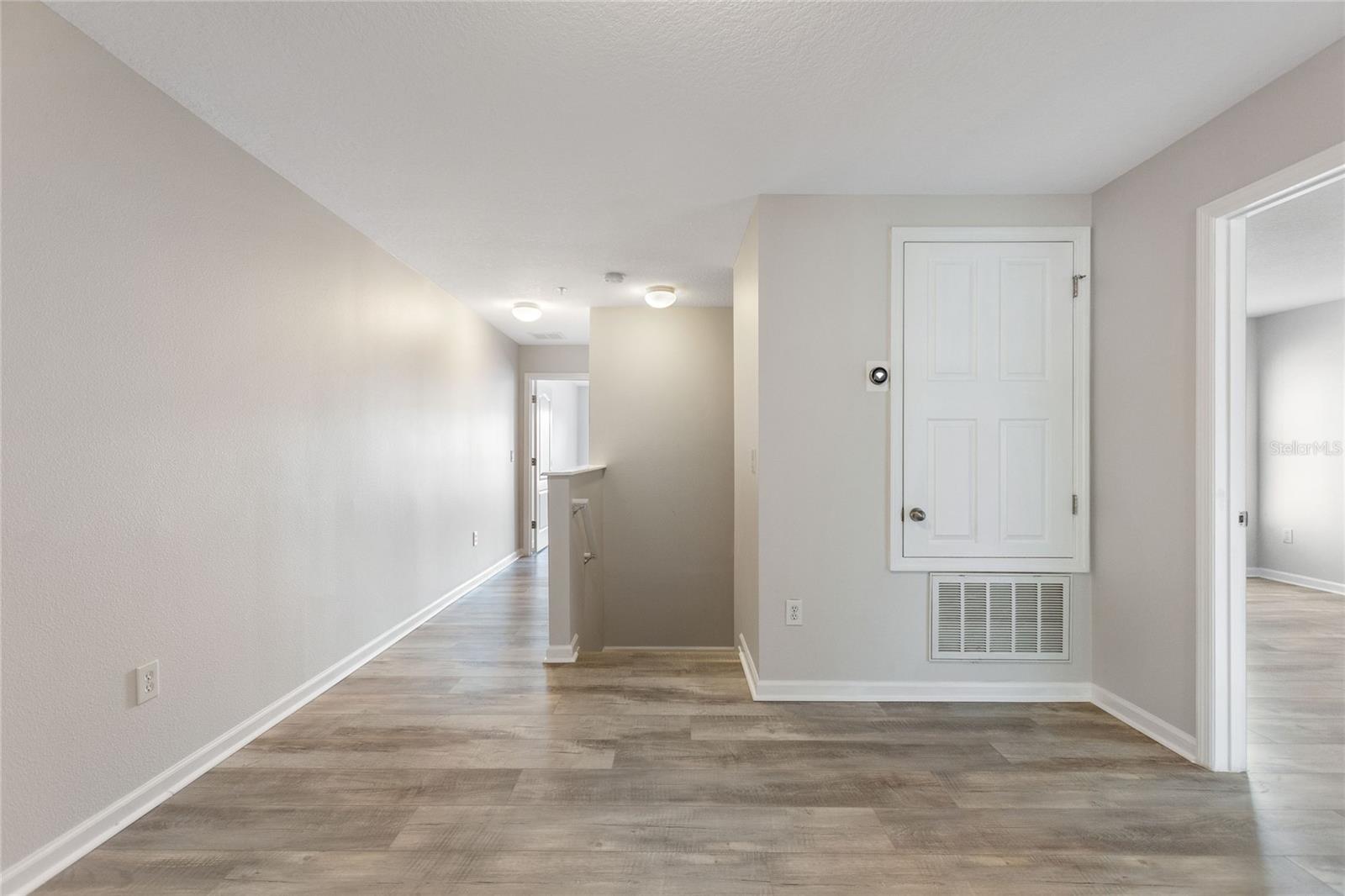 Image 24 of 48 For 1220 Priory Circle