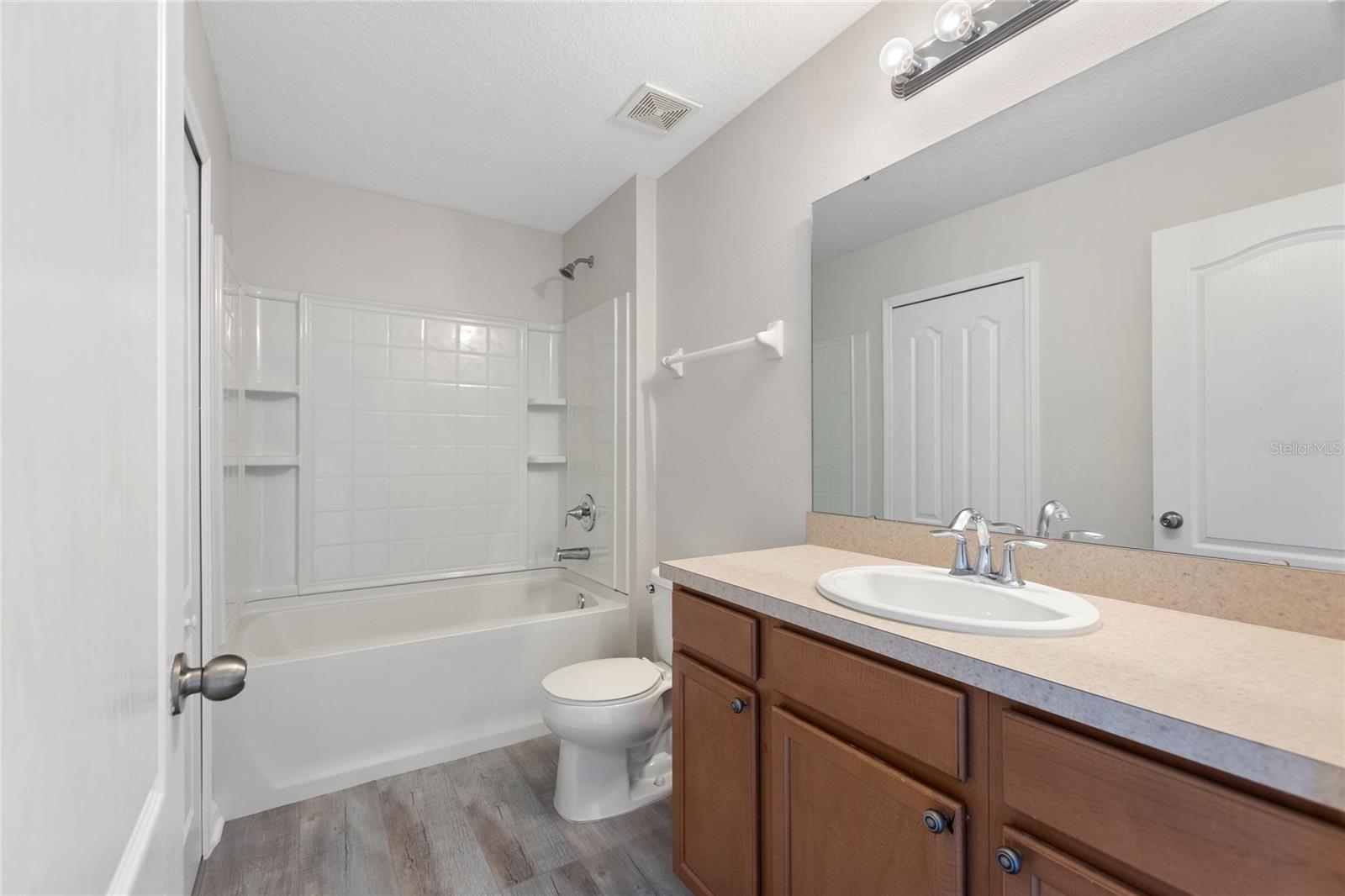 Image 25 of 48 For 1220 Priory Circle