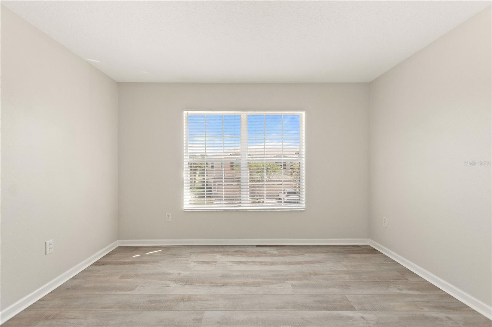 Image 26 of 48 For 1220 Priory Circle