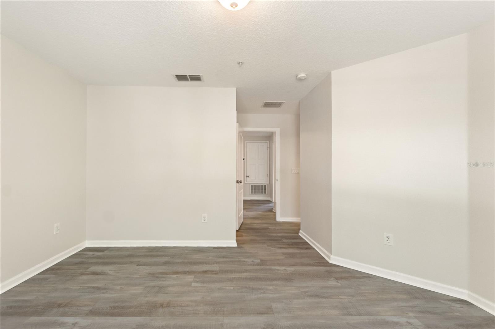 Image 32 of 48 For 1220 Priory Circle