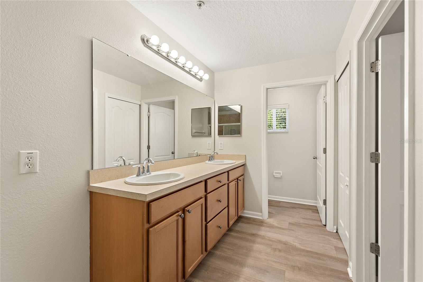 Image 34 of 48 For 1220 Priory Circle