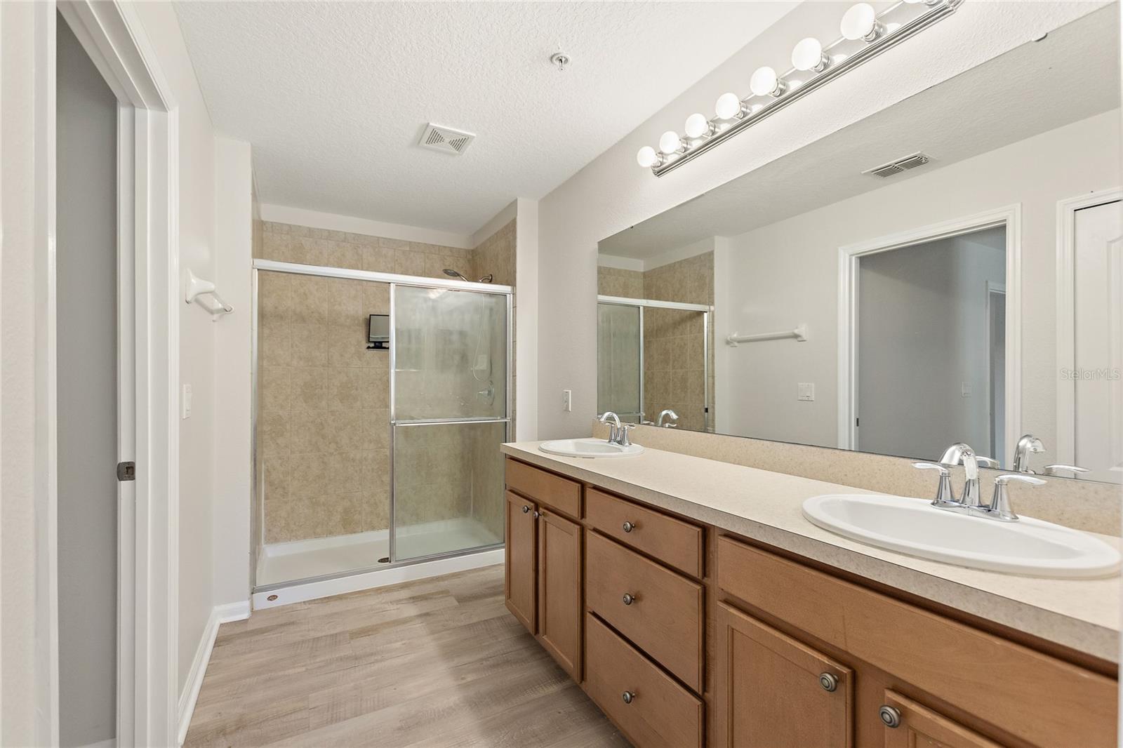 Image 35 of 48 For 1220 Priory Circle