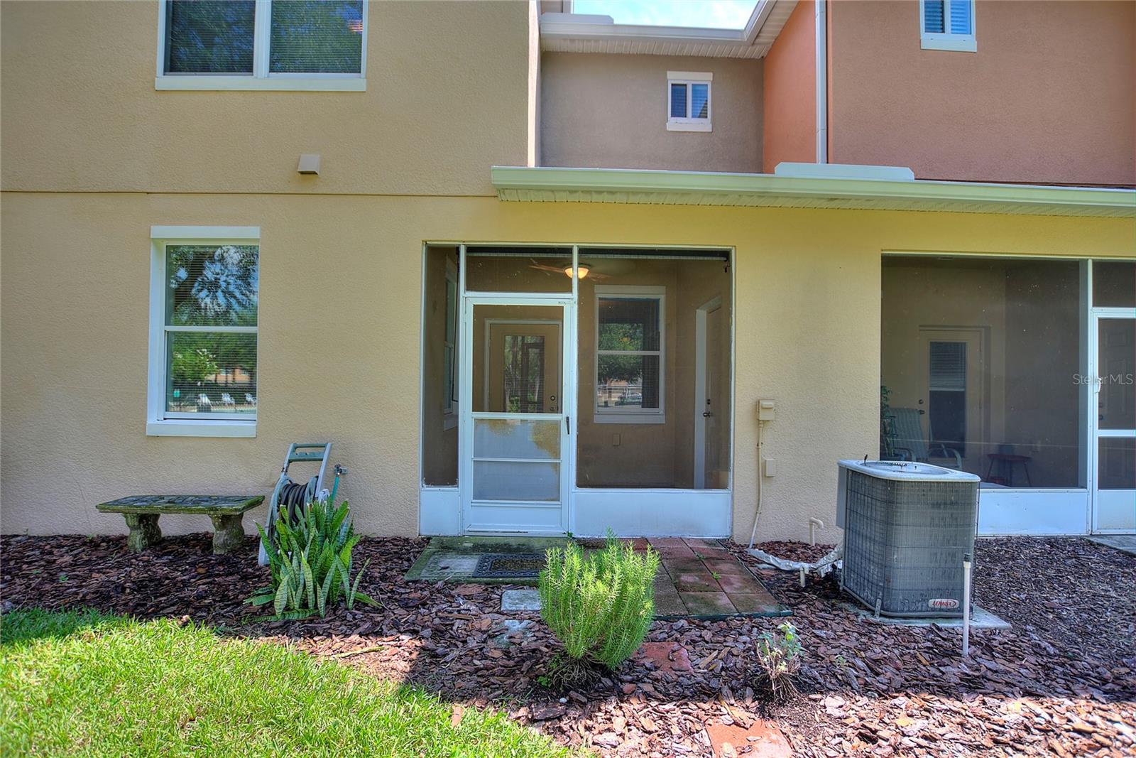 Image 8 of 48 For 1220 Priory Circle