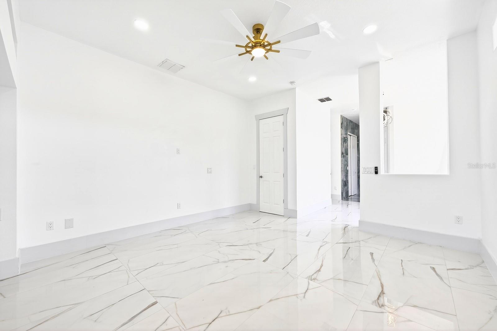 Image 23 of 73 For 14255 Hampshire Bay Circle