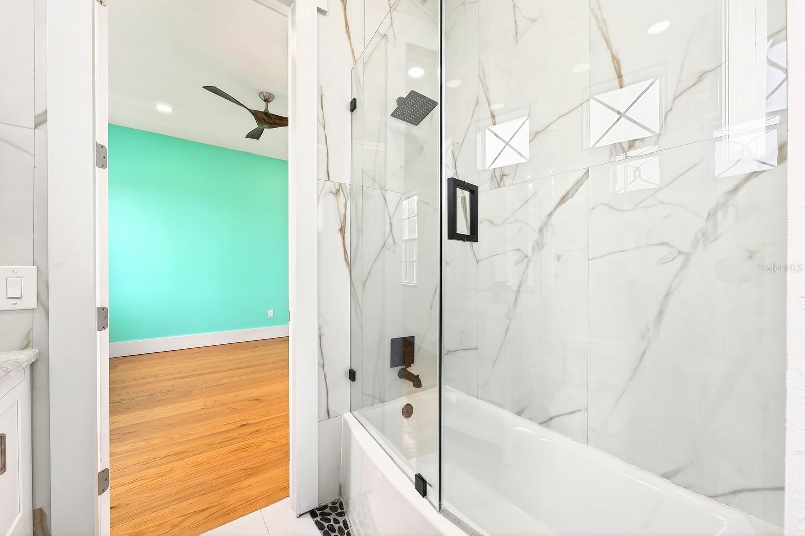 Image 34 of 73 For 14255 Hampshire Bay Circle