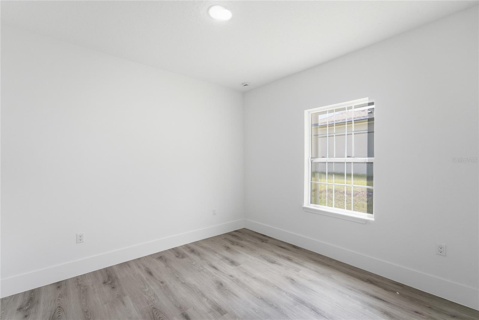 Image 15 of 31 For 2861 Dellwood Street