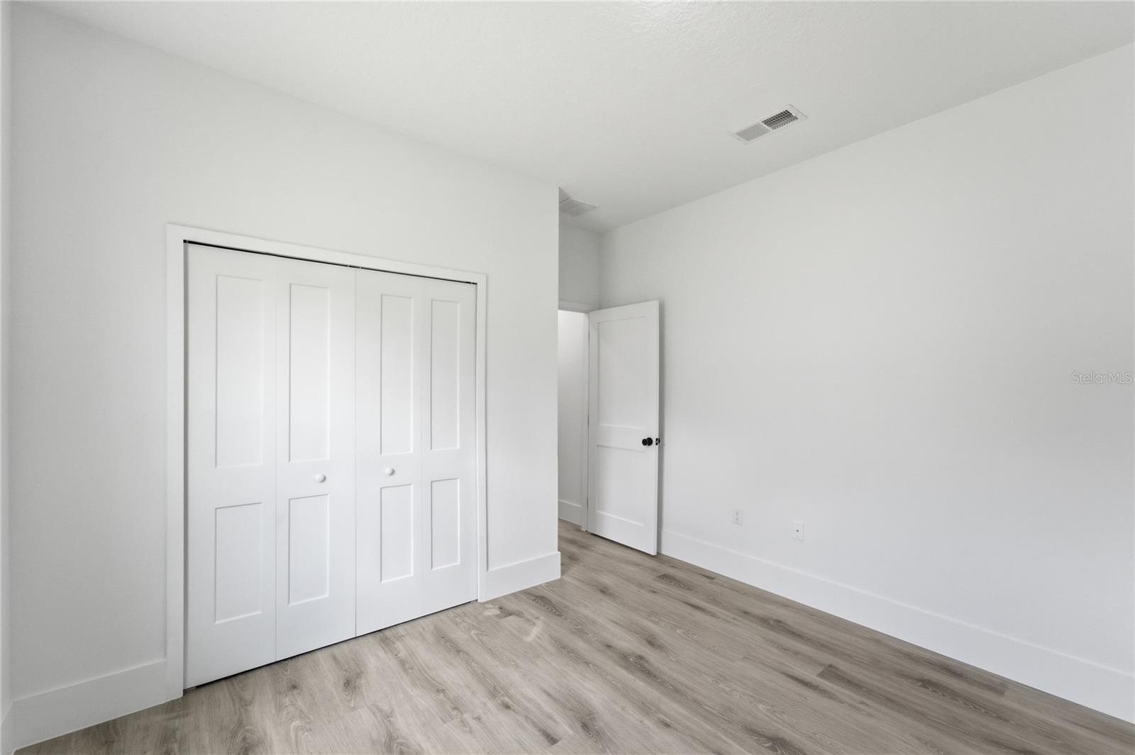 Image 16 of 31 For 2861 Dellwood Street