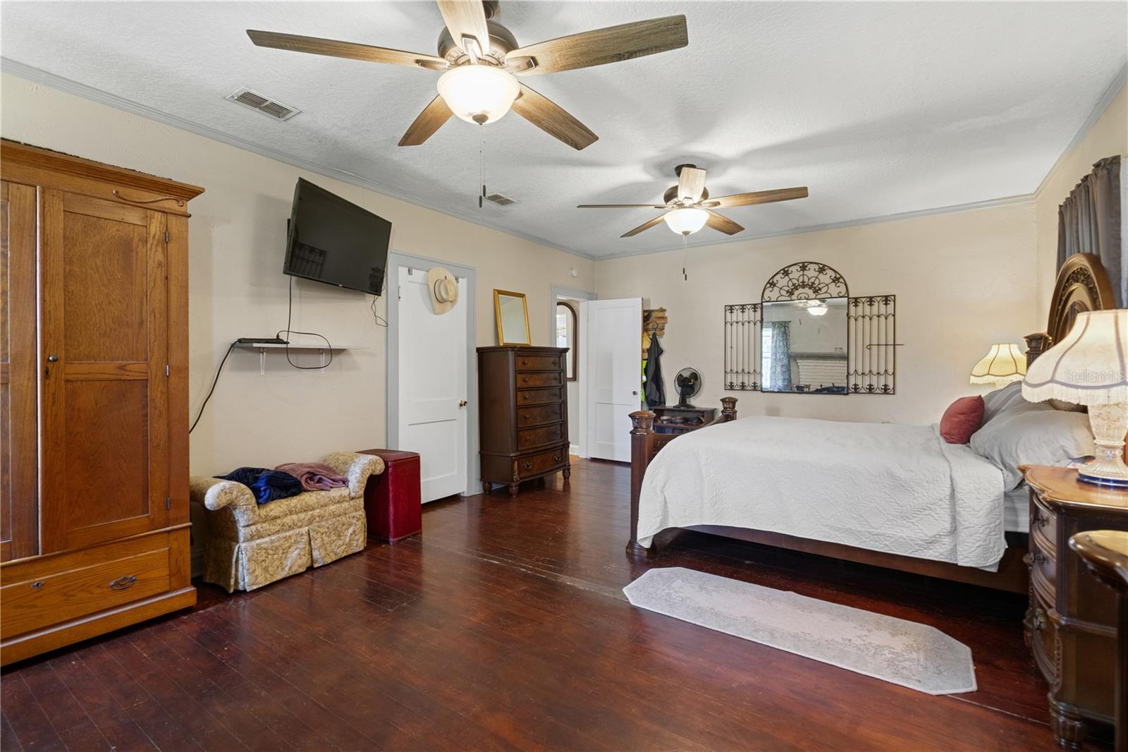 Image 23 of 55 For 530 7th Street