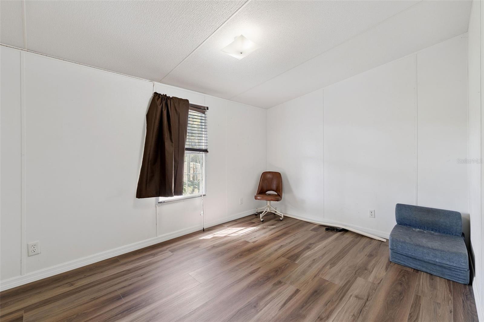 Image 19 of 35 For 33601 Tammy Lane