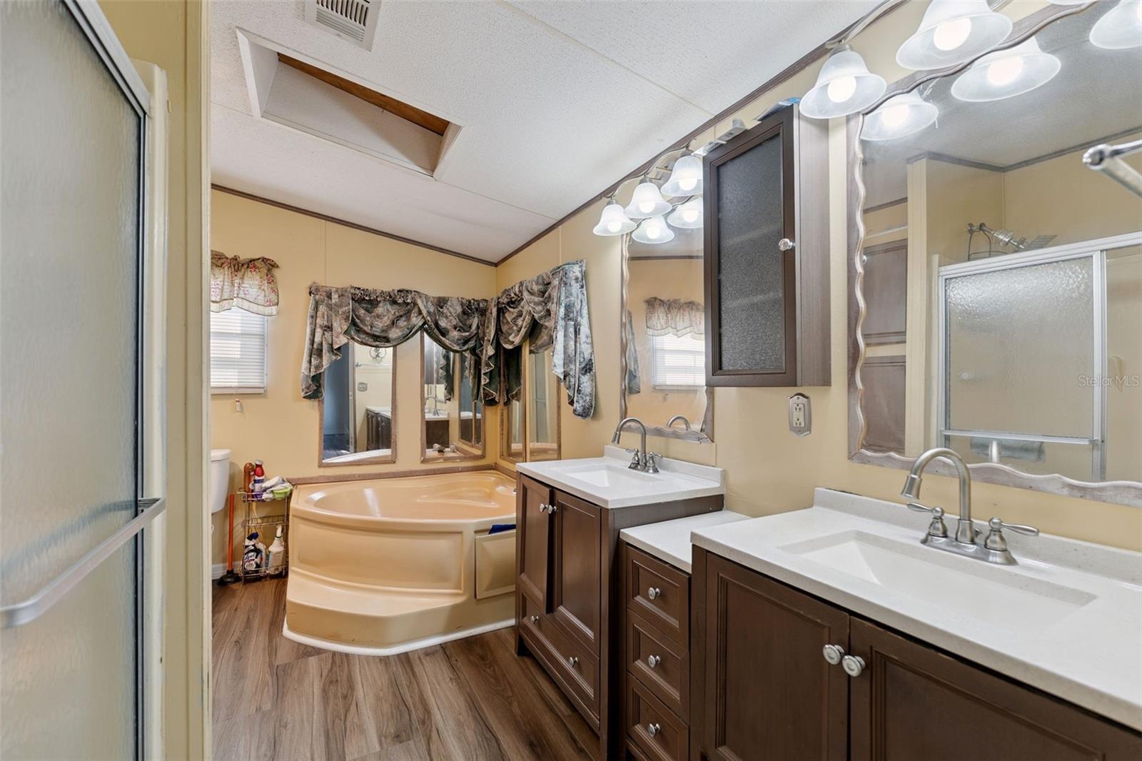 Image 21 of 35 For 33601 Tammy Lane