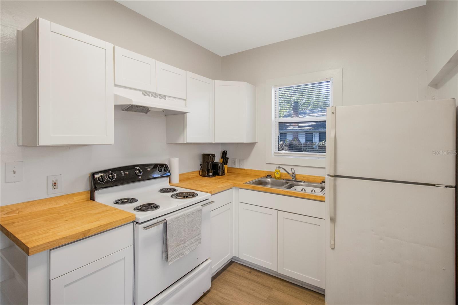 Image 10 of 25 For 702 2nd Avenue