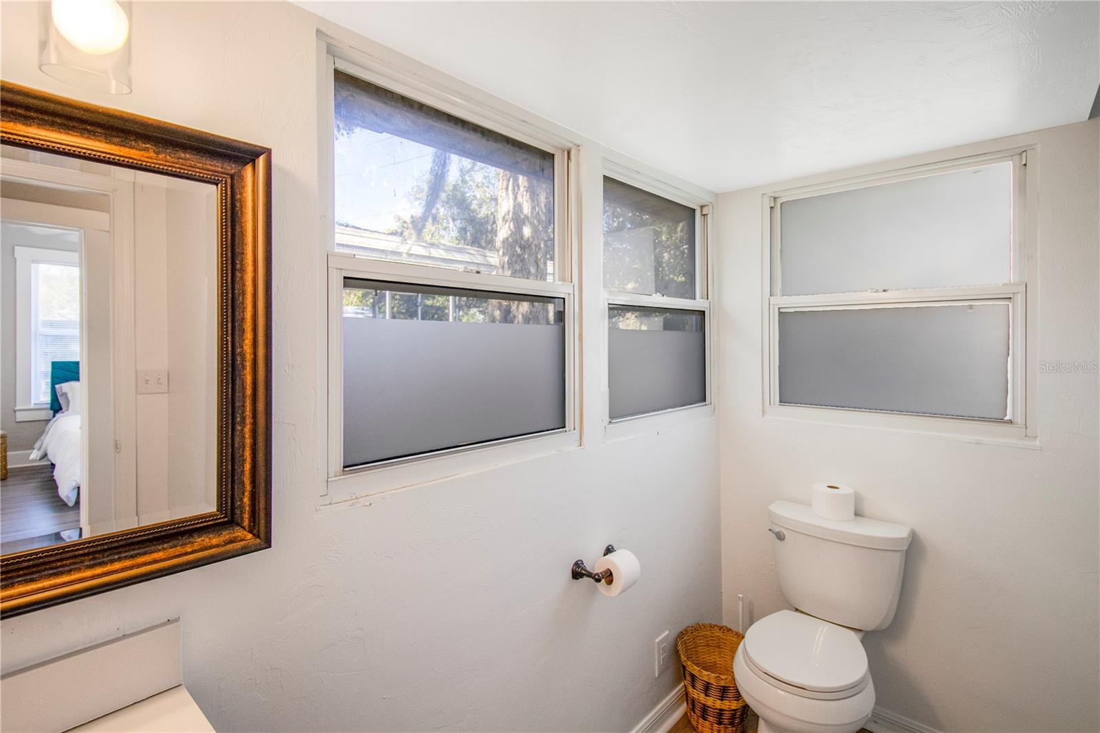 Image 13 of 25 For 702 2nd Avenue