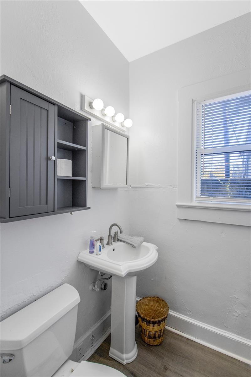 Image 24 of 25 For 702 2nd Avenue