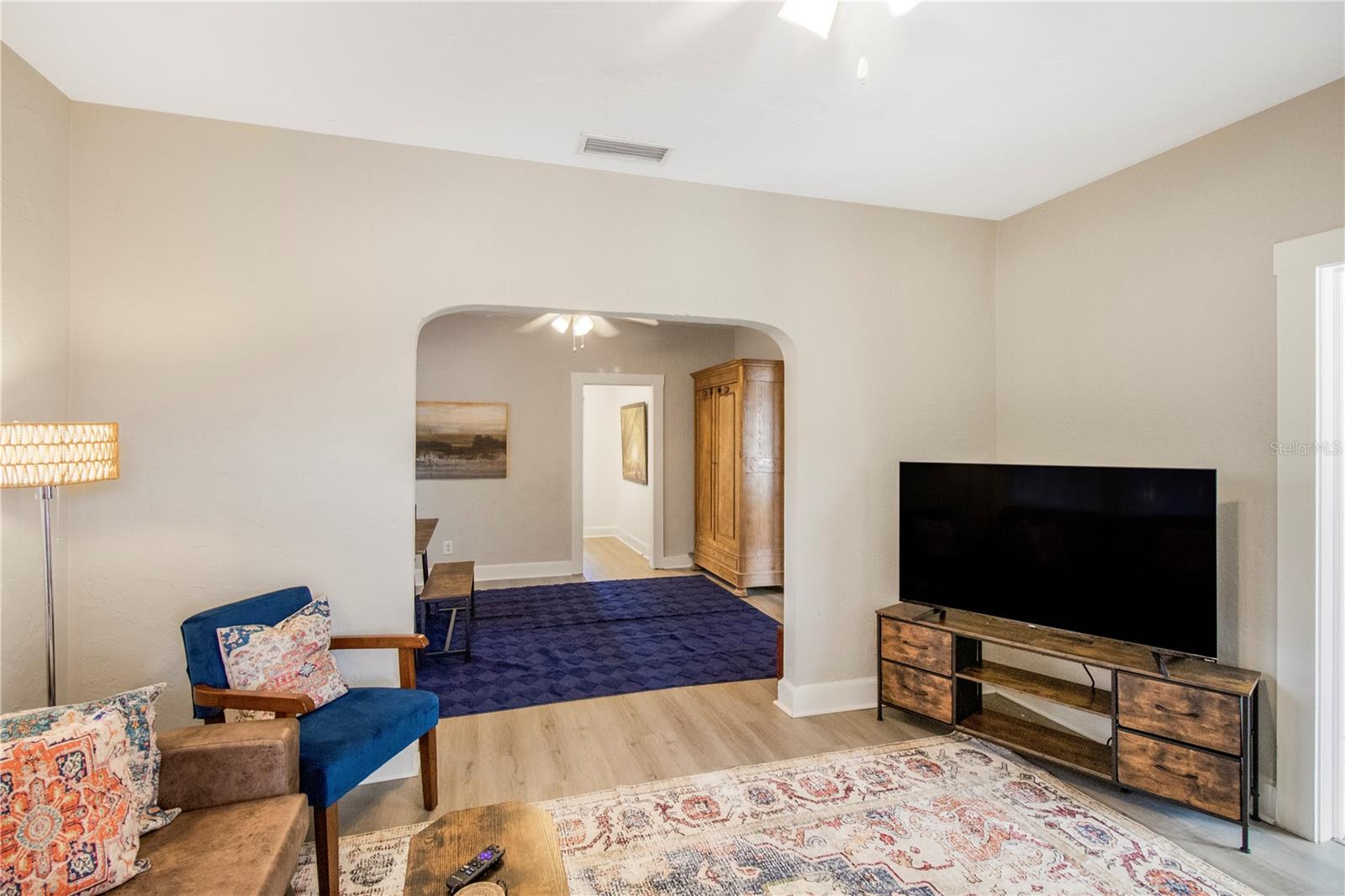 Image 6 of 25 For 702 2nd Avenue