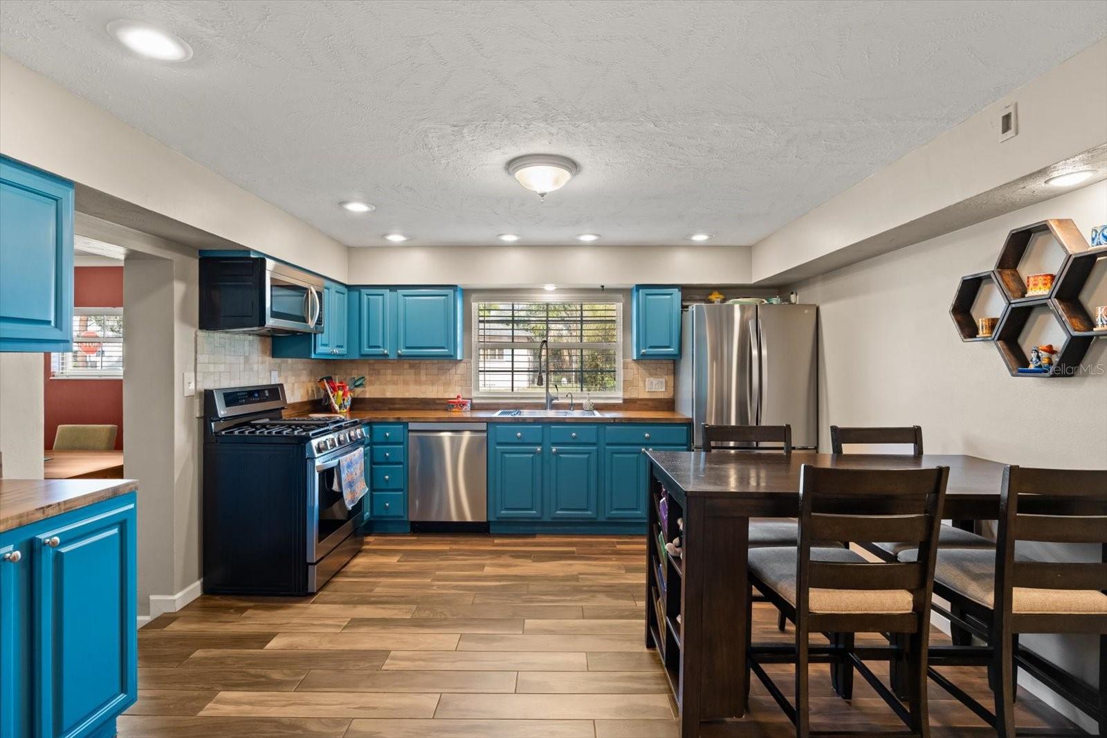 Image 10 of 43 For 2 Steele Street