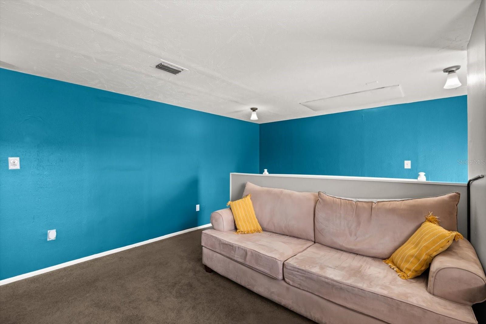 Image 21 of 43 For 2 Steele Street