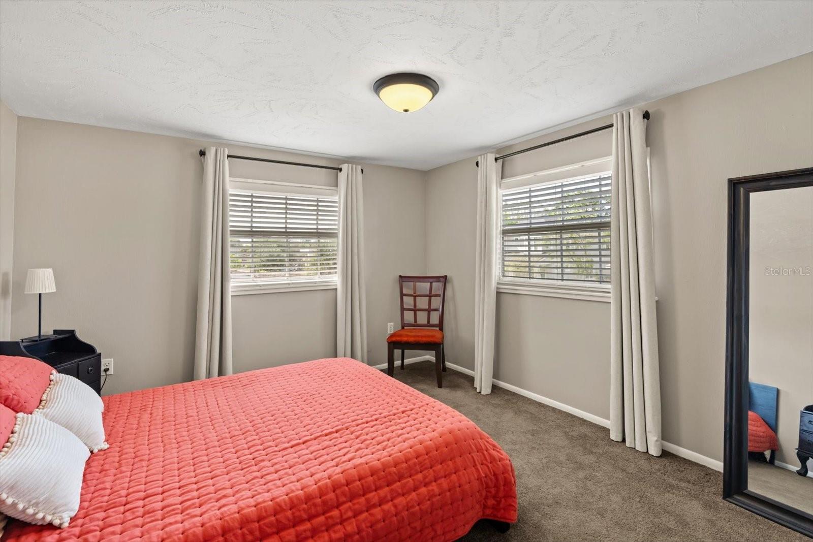 Image 22 of 43 For 2 Steele Street